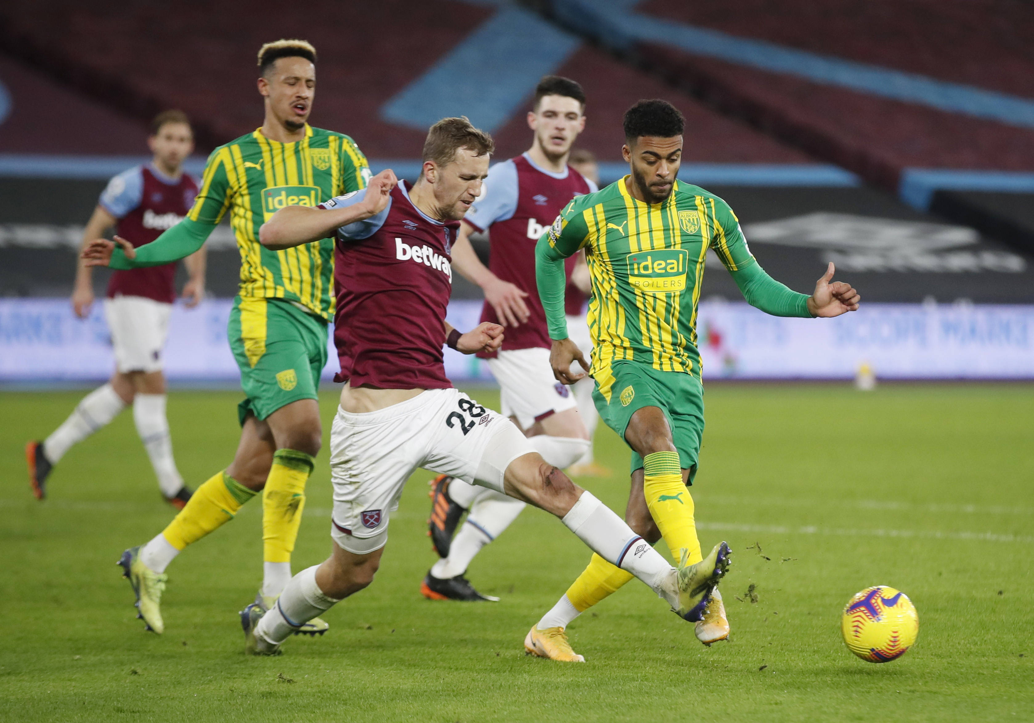 利用他的绝 利用他的绝